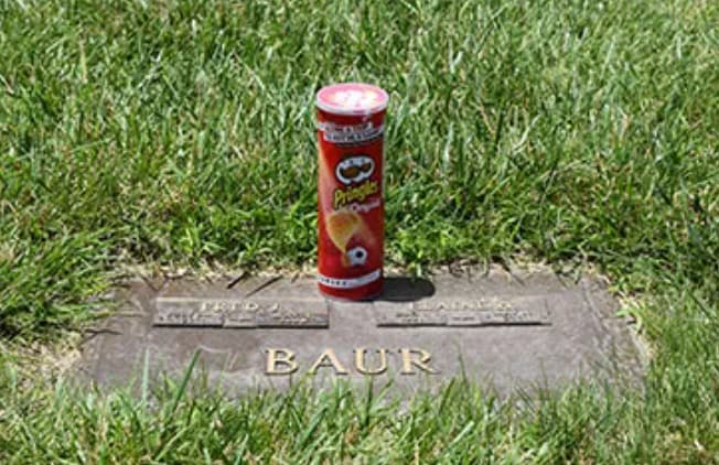 inventor of pringles buried - Baur